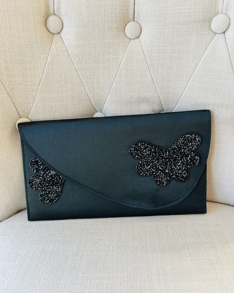 Pochette de soirée noire brodée