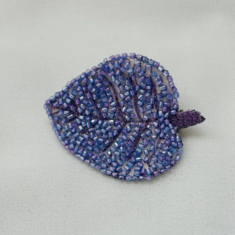 Broche brodée